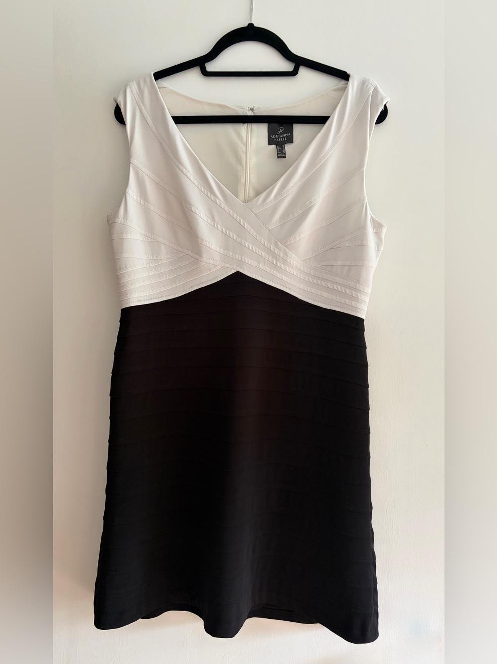 Black and white Melanie Lyne dress (size 14)